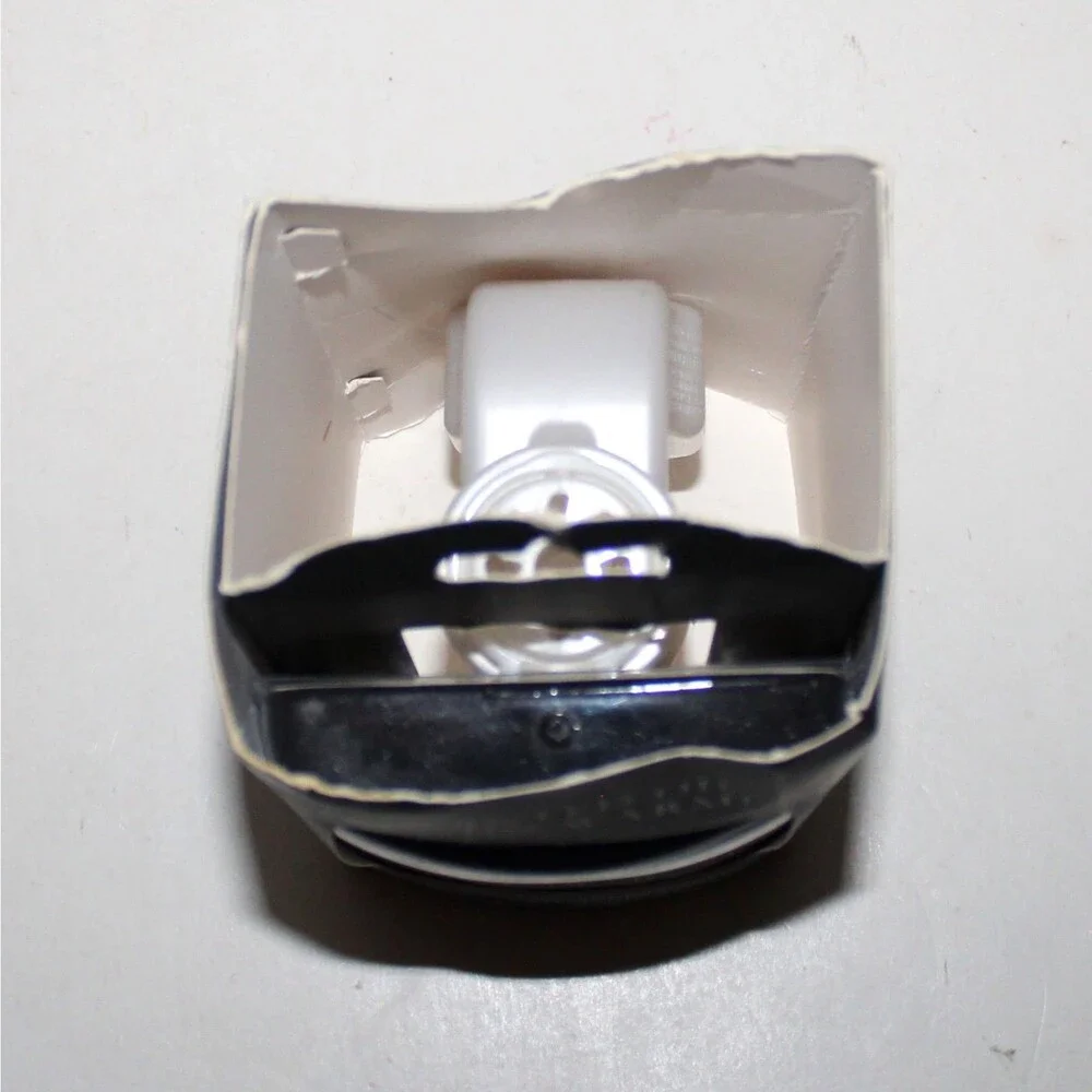Bed Bath & Beyond Scented Oil Plug In Warmer White Ceramic Bats Halloween cutout